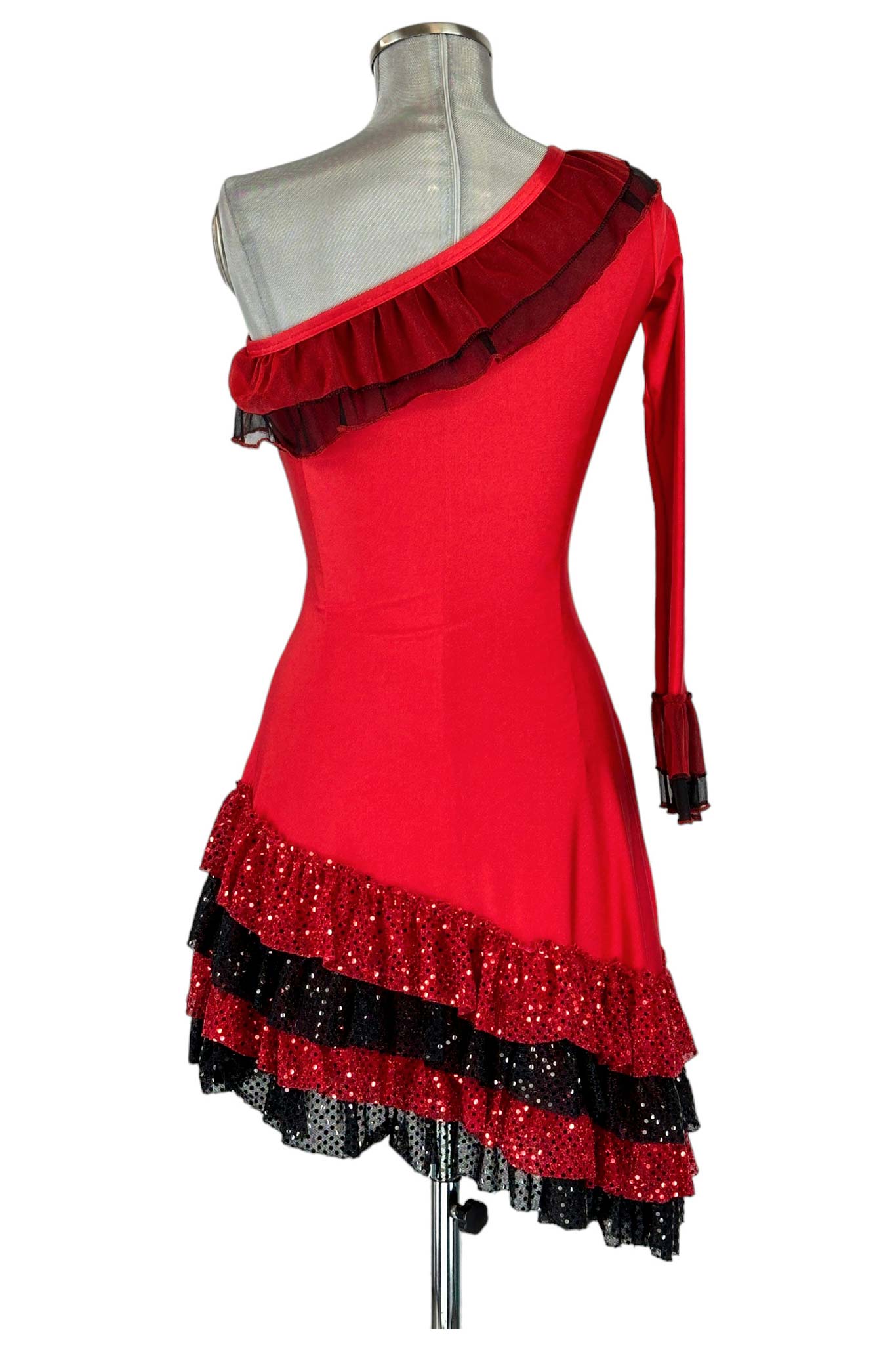 noleggio-abito-ballo-rosso-donna-rouches-asimmetrico_4